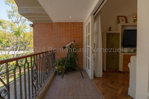 Se Ofrece En Venta Extraordinaria Y Hermosa Casa De Estilo Europeo Ubicada En Los Chorros