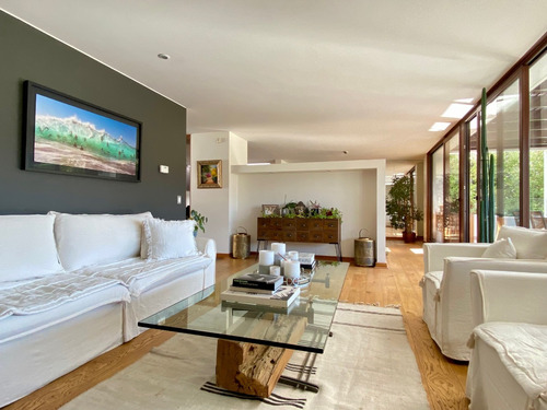 Se Vende Espectacular Casa En Condoinio / Con Novación