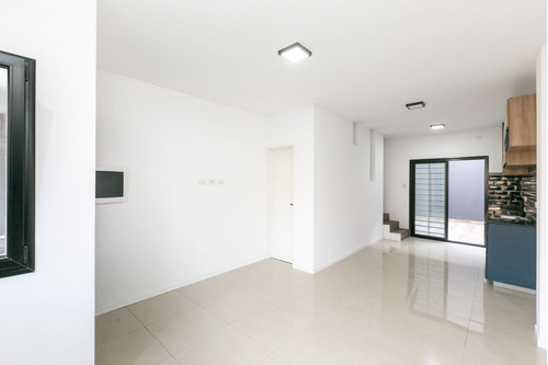 Imagen 12 de 30 de Venta Duplex C/ Cochera A Estrenar - Permuta