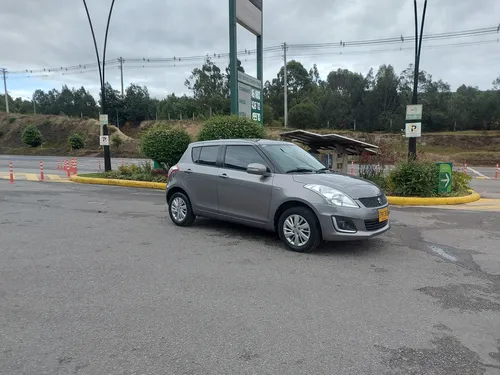 Suzuki Swift 1.2 Hatchback Versión Full Equipo