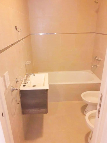 Imagen 8 de 9 de Venta Departamento Lanús Este Monoambiente En Planta Baja Al Frente - Financiación Directa!