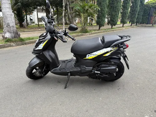Akt Dynamic Pro 125, Con Kit De Defensas Armor