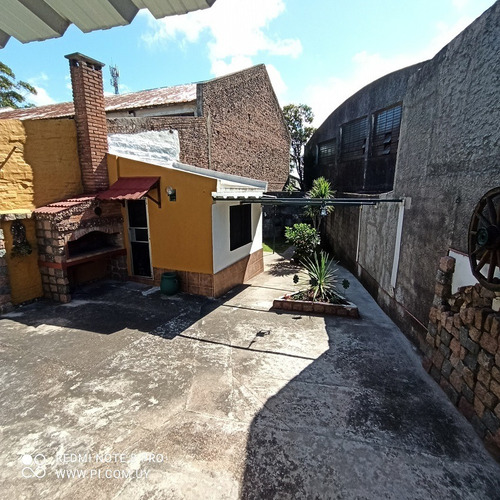 Imagen 8 de 14 de Venta Casa, Bella Italia, 1 Dormitorio, Garaje Y Jardín.