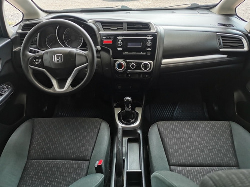 Imagen 9 de 12 de Honda Fit 2017 1.5 Cool Mt 5 Marchas