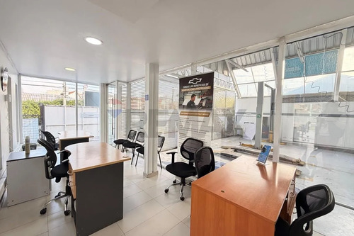 Exclusiva Propiedad Comercial En Venta
