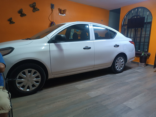 Nissan Versa 1.6 Drive Mt