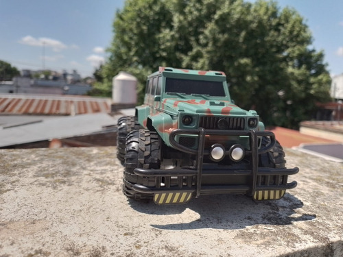 Auto A Radio Control Remoto Camioneta 4x4 Color Verde claro