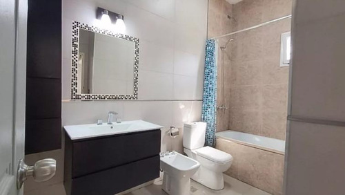 Casa En Venta - 2 Dormitorios 1 Baño - Cochera - 800mts2 - Paso Del Rey