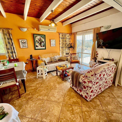 Casa En Venta 2 Dormitorios, Pileta, Mas Departamento. B° Villa Del Lago