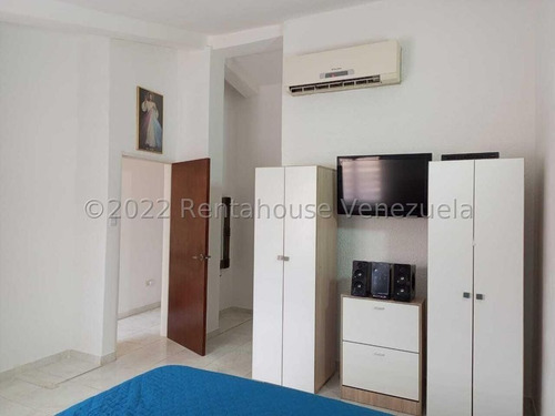 Imagen 6 de 12 de Freddy Camacaro Rentahouse, Townhouse En Venta En La Cumaca San Diego. 22-28634