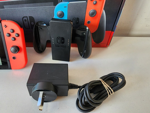 Nintendo Switch Standard 32 Gb + Caja Y Accesorios