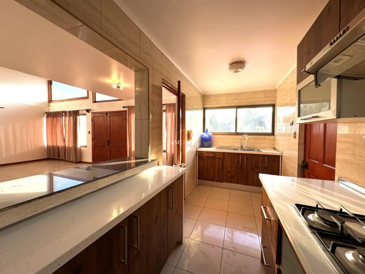 Imagen 5 de 17 de Hermosa Casa, Cond. Los Maitenes, A 0.9 Km De Los Ángeles.
