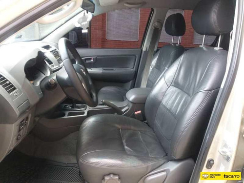 Toyota Hilux Automática