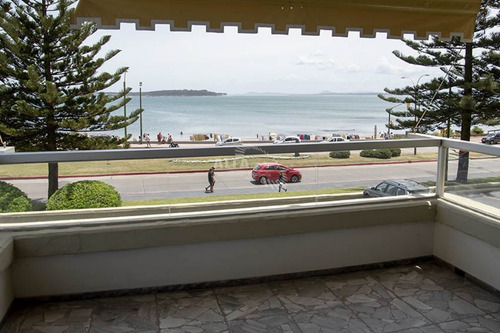 Imagen 1 de 26 de Primera Linea De Playa Mansa, 3 Dormitorios Y Dependencia - Punta Del Este Mansa