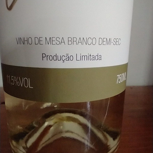 Vinho Branco Demi-sec Nacional Chesini Le Ragazze Lorena