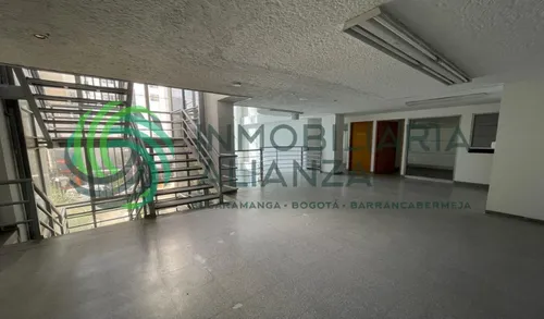 Edificio En Arriendo En Mejoras Públicas. Cod A16206