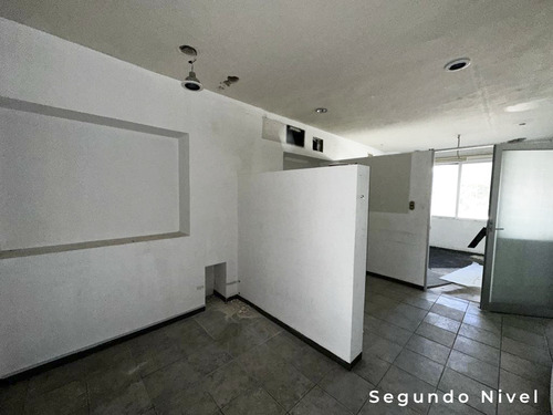 Renta De Edificio De Tres Pisos, En Avenida Prol Montejo, Para Adecuar