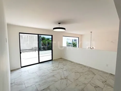 Casa En Venta, Nueva, Lomas De Cocoyoc, Con Alberca Y Jardín, Morelos