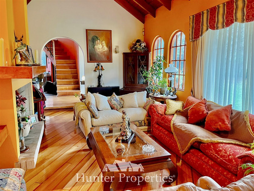 Casa En Venta De 4d3b De 365m2 En Condominio La Reina. Talca