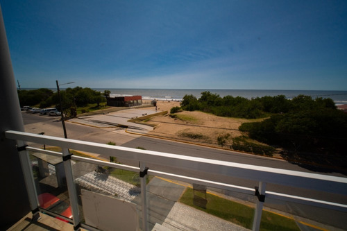 Imagen 3 de 8 de Departamento Frente Al Mar Con Servicios