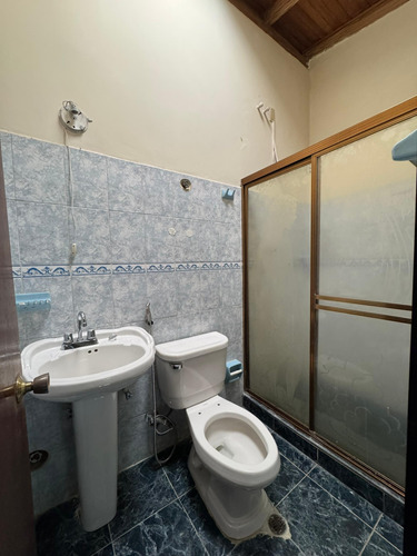 Ms Casa En Alquiler En La Av Rotaria