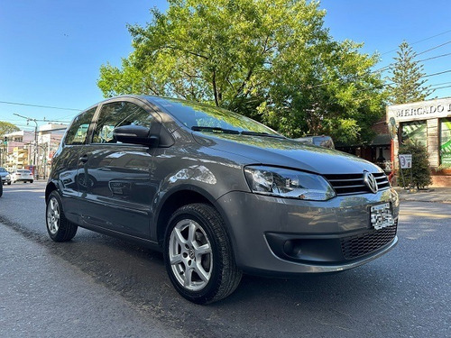 Imagen 2 de 24 de Volkswagen Fox Comfortline 1.6 3 Puertas 2013 U/mano 45.000k