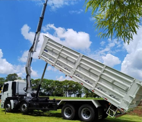 24-280 E Constelation . 8x2 Munck Caçamba