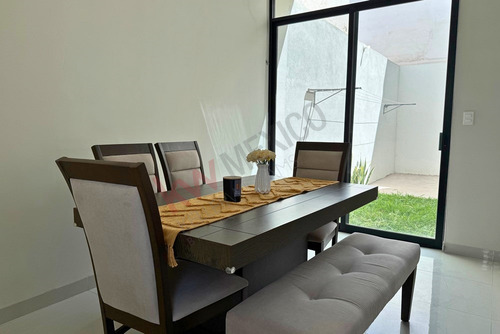 Casa En Venta En Cerrada Camaleón Ubicada En Esquina, Residencial Palma Real - Viñedos Torreón