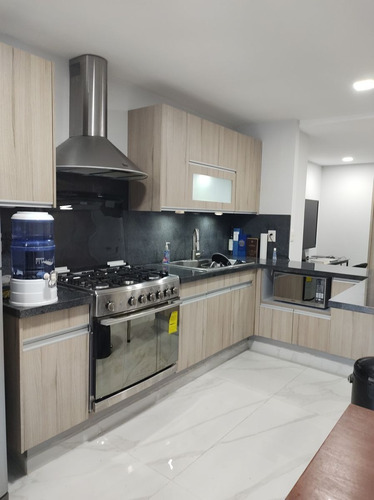 Imagen 3 de 18 de Hermoso Departamento Remodelado.