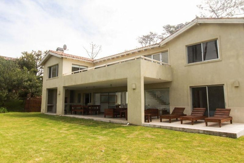 Casa En Alquiler De 4 Dormitorios En Laguna Blanca