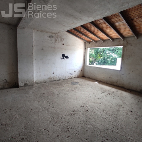 Exclusivo Townhouse En Venta Urb Cantarrana Maracay 06js