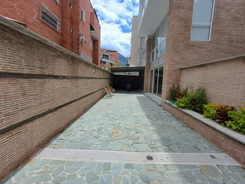 Alquiler/pb/duplex/ La Castellana/150m2/tza-70m2/ 2h-3b-2pe