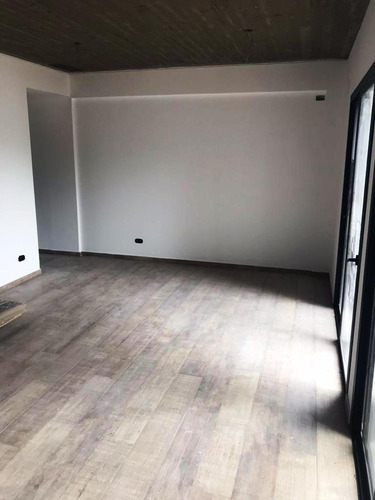 Imagen 4 de 11 de Venta De Excelente Propiedad En Hurlingham.