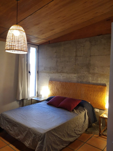 Imagen 9 de 22 de Hermosa Casa En Terreno Arbolado Fondo Al Rio