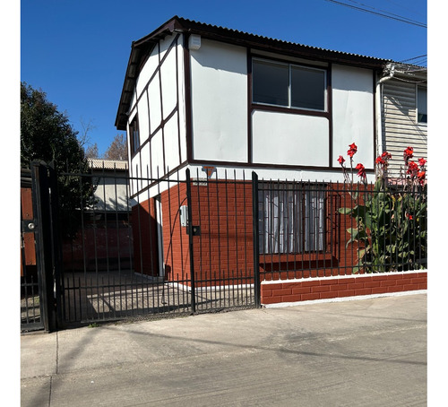 Práctica Casa Recién Renovada A Pasos Metro Las Parcelas