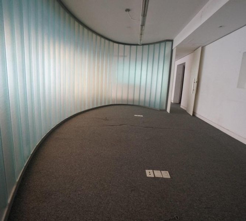 Oficina En Alquiler En El Centro. Muy Buen Piso De 230 M2