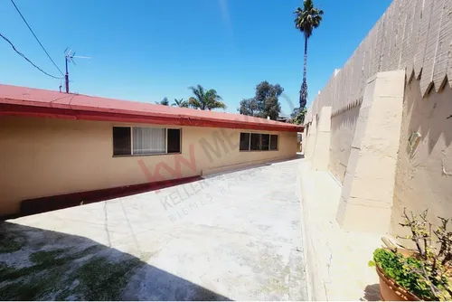 Casa Con Terreno Amplio Ubicada En Colonia Internacional