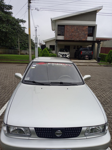 Imagen 3 de 5 de Nissan Centra Sedán Sedán 99 América