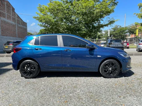 Chevrolet Onix 1.0T Premier Hatch At