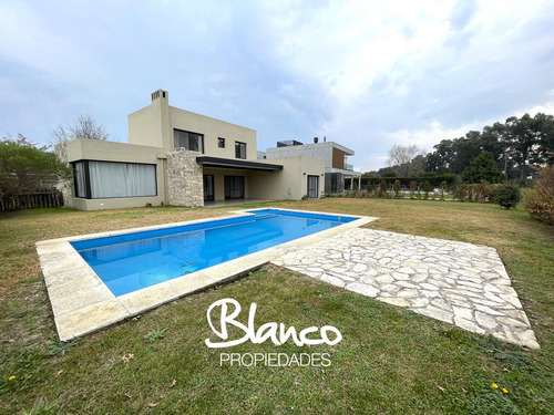 Casa En Venta En Haras Santa Maria, Barrio Las Lomas, Escobar, G.b.a. Zona Norte