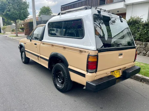 Mazda B2000 2.0 B2000