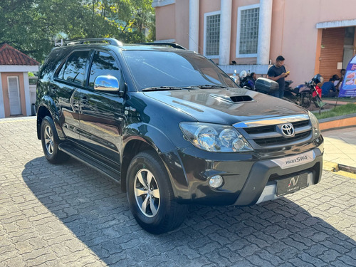 Toyota Hilux SW4 3.0 Srv 7l 4x4 Aut. 5p