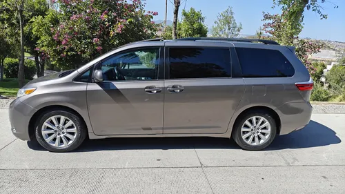 Toyota Sienna 3.5 Xle Piel At