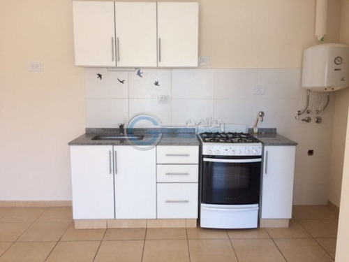 Venta Departamento Un Dormitorio - Balcon Contrafrente Y Terraza Exclusiva Con Parrillero - San Luis 3100