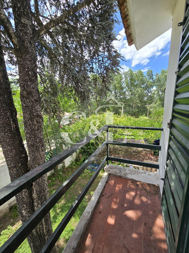 Casa Esquina De 3 Dormitorios Con Pileta Frente Al Rio En Playas De Oro, Villa Carlos Paz