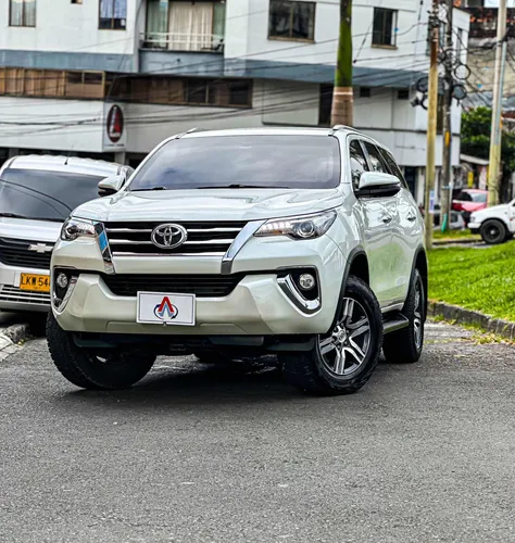 Toyota Fortuner 2.7l Mid