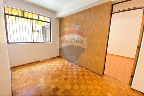 Casa En Jardines Del Sur Con Local Comercial