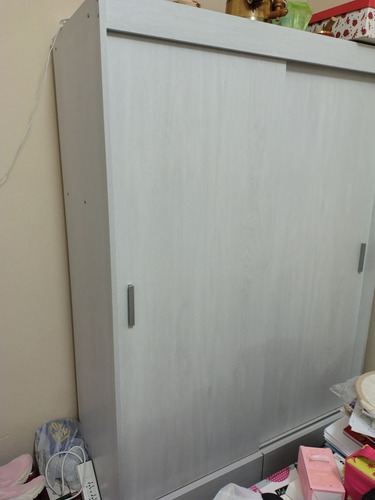 Placard Moderno Co Puerta Corrediza Urg Mudanza Esta Armado Gris Claro (Usado)