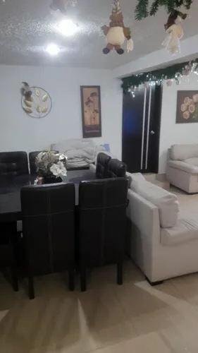Hermosa Casa Dúplex Recién Renovada Con 4 Recamaras, Amplios Espacios Y Excelente Equipamiento