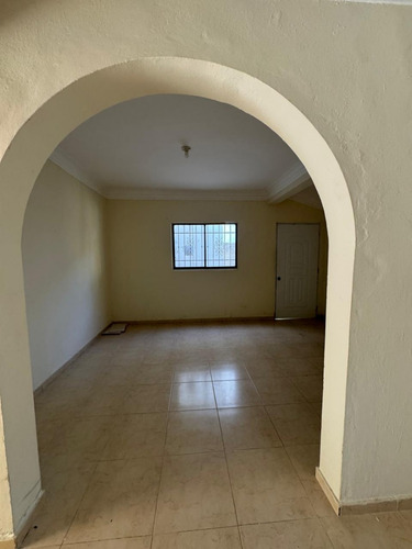 Se Vende Casa En San Pedro De Macoris Cerca Del Supermercado Jumbo